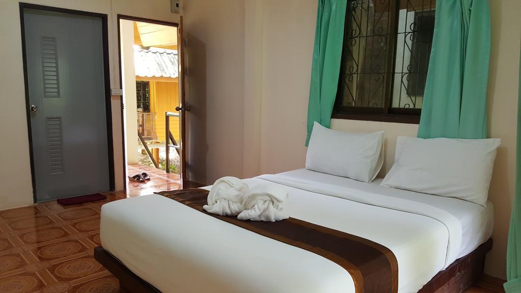 Khao Sok Jungle Huts 3*