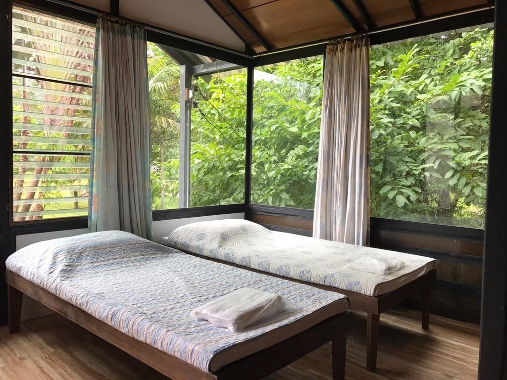Guest house Khao Sok 2*
