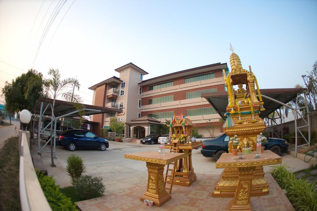 Baan Sanpoom Hotel