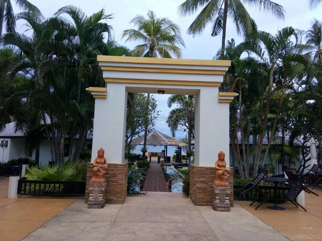 Resort Golden Pine Pran Buri