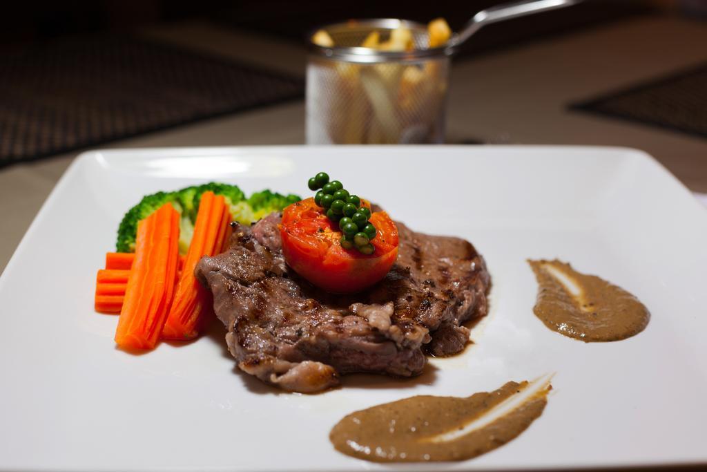 Guest house White Snapper Kitchen & House 3*