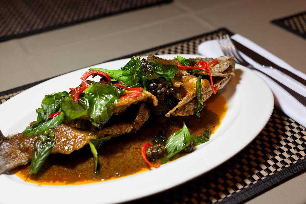 White Snapper Kitchen & House Karon