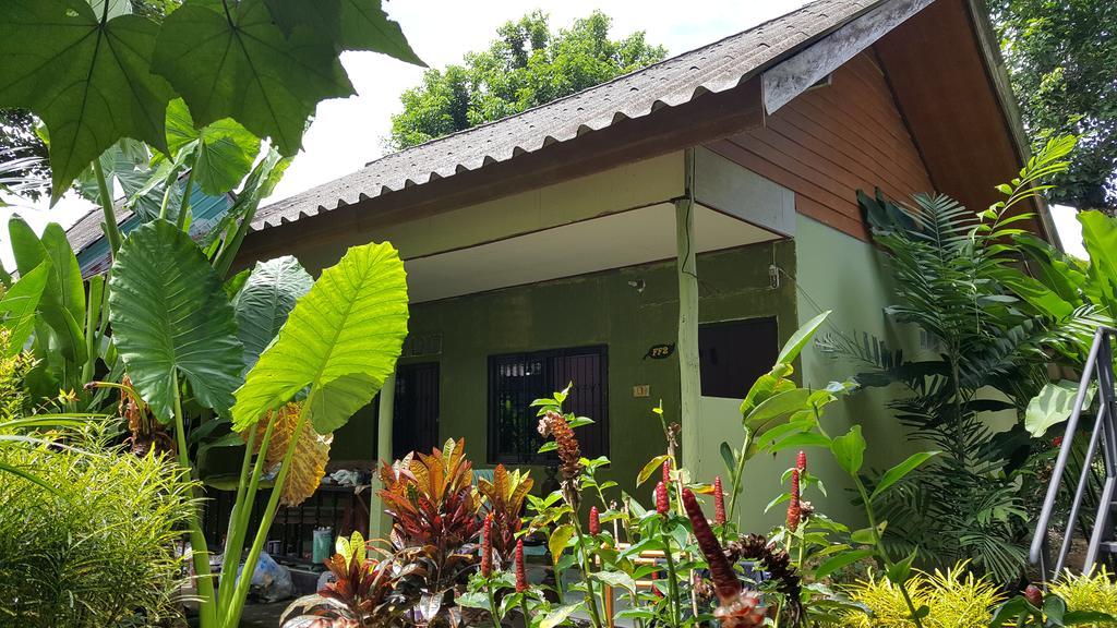 Khao Sok Jungle Huts 3*