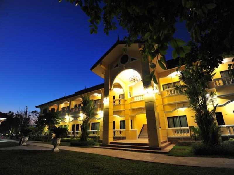 Park & Pool Hotel 3*