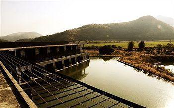 Avatarn Miracles Hotel, Hotel