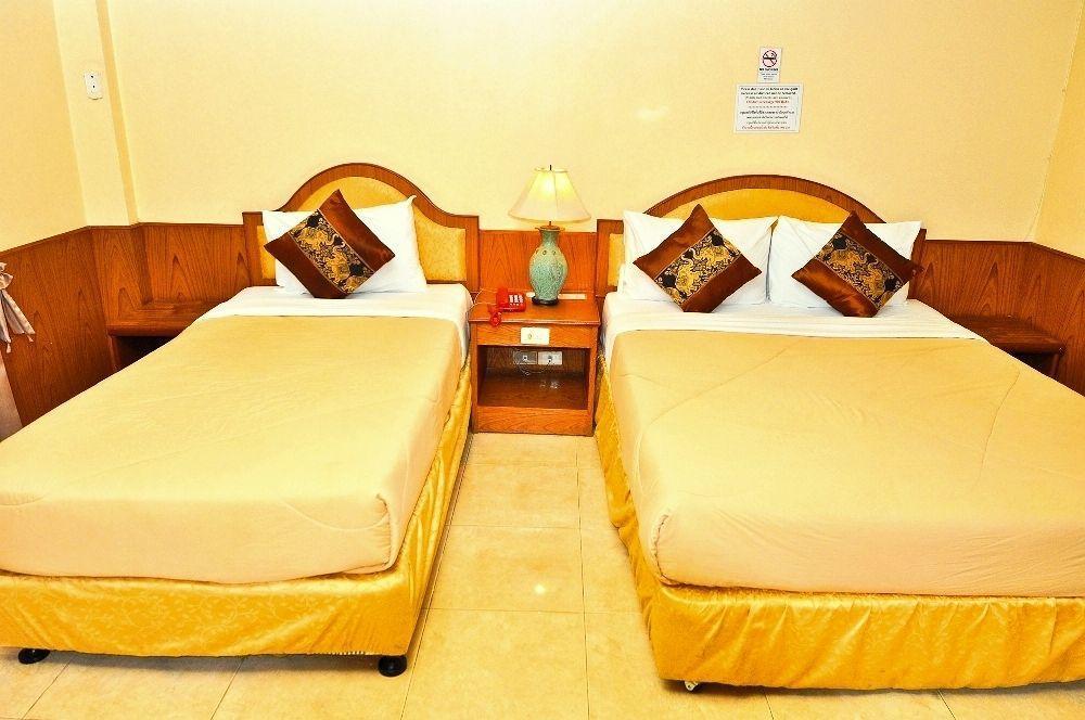 Hotel Mr. Mac's