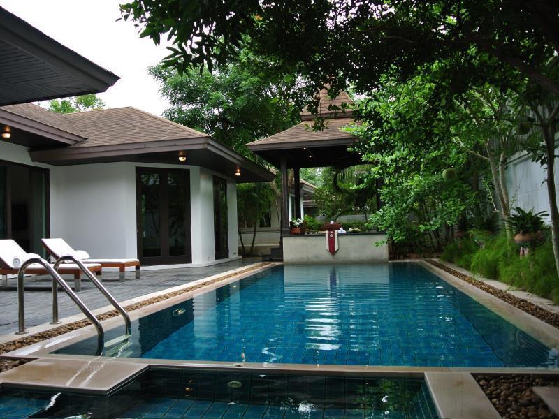 Ratchamaka Villa *