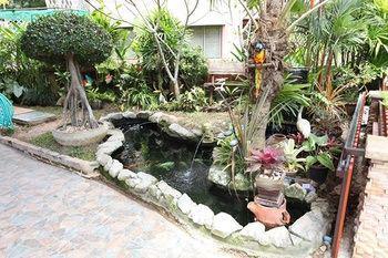 - Adults Only Hostel *
