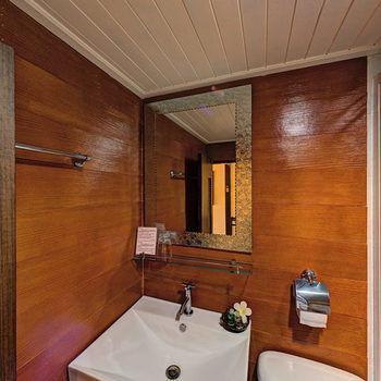 - Adults Only Hostel *