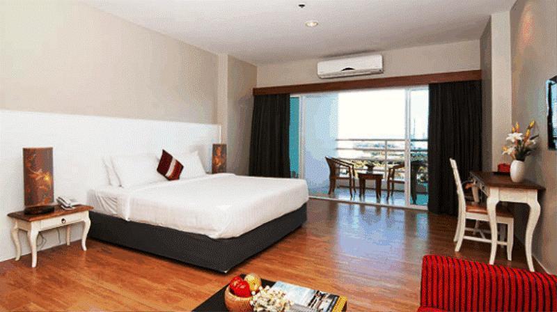 V8 Seaview 2* Jomtien Beach
