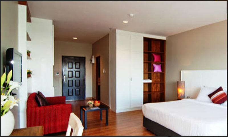 V8 Seaview Jomtien Beach