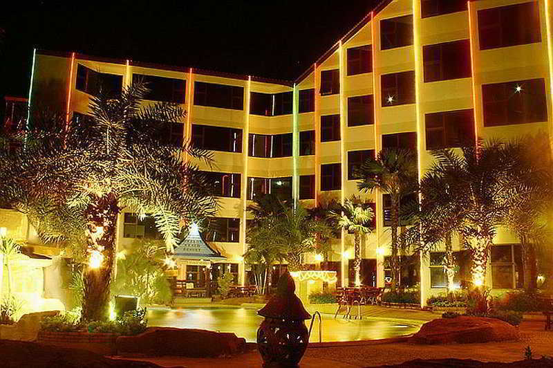 Hotel Dragon Pattaya 4*