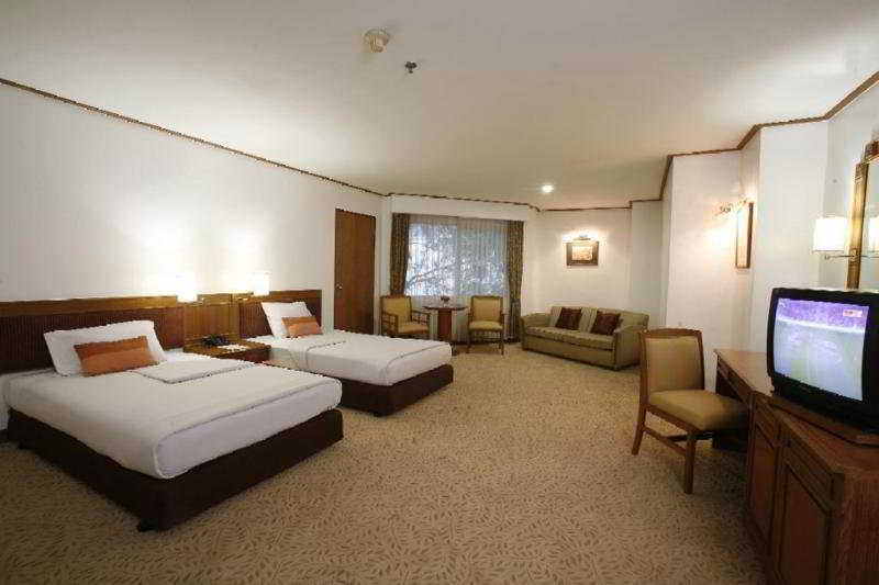 Sima Thani Hotel 4*