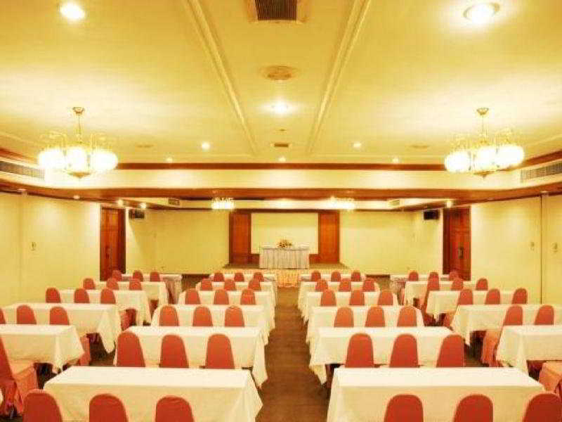 Mandarin Golden Valley And Hotel