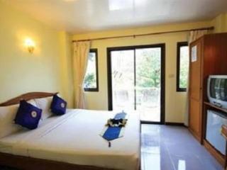 Hostel Amorn Mansion