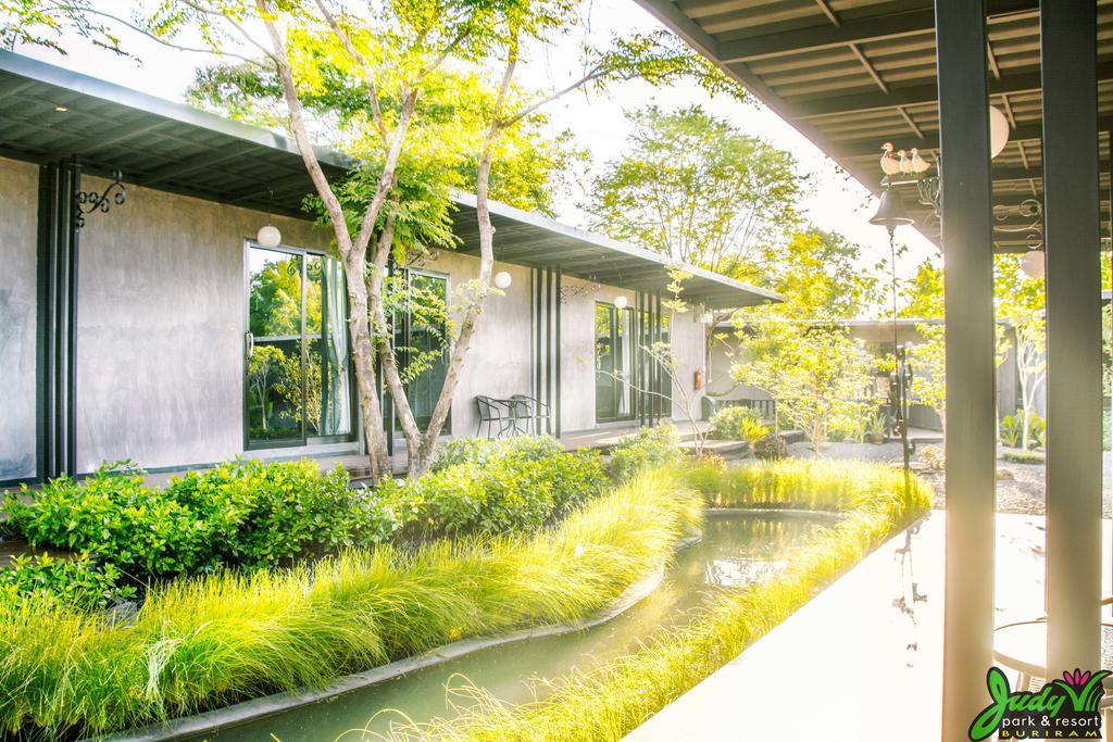 Judy Park & 2* Buriram