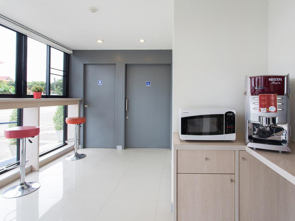 Hop Hotel 2*