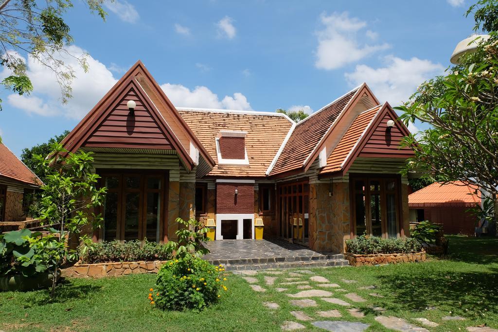 Khao Yai Country Hill Resort 3*