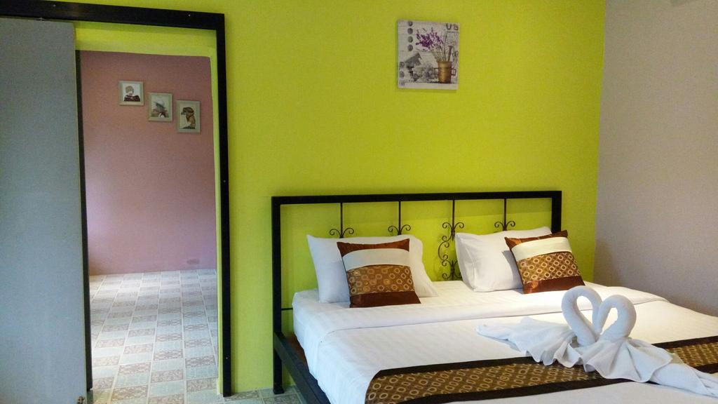 Resort Stamp Hills Suan Phueng