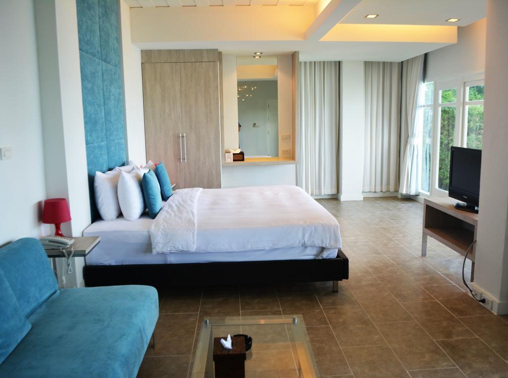 Resort Replay Pool Beachfront Samui 4*