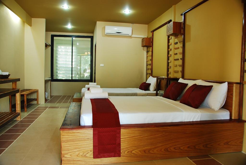 Boutique Raft Resort, River Kwai