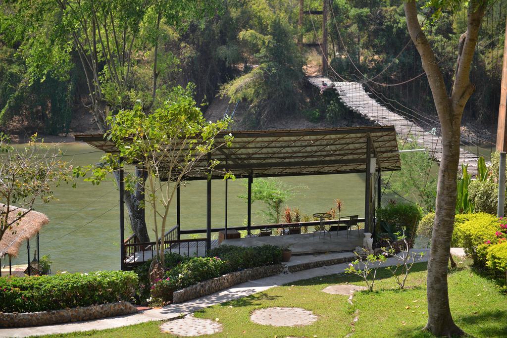 Resort Boutique Raft Resort, River Kwai