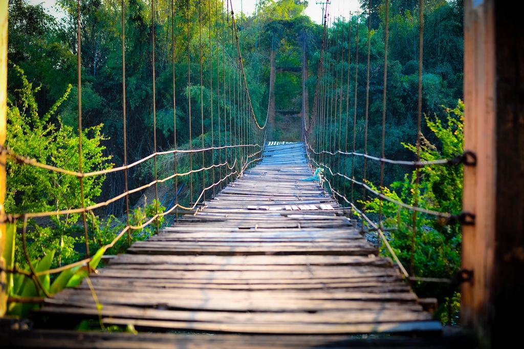 Boutique Raft Resort, River Kwai 3* Sai Yok