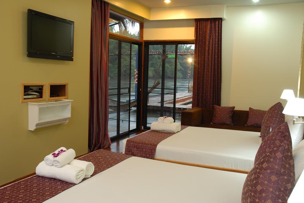 Resort Boutique Raft Resort, River Kwai