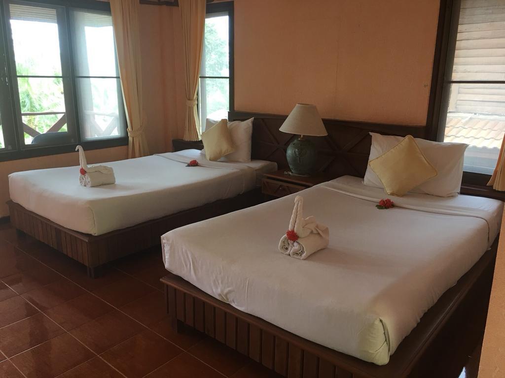 Koh Ngai Resort Resort