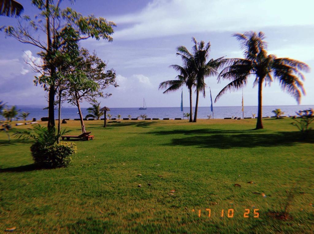 Holiday Beach Resort