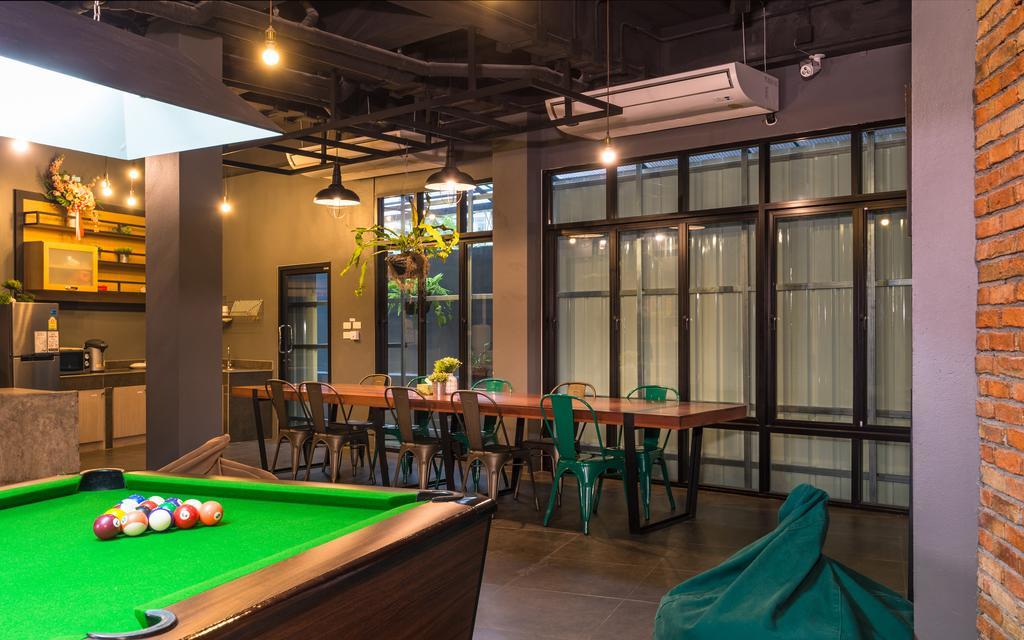 Hostel Srisuksant Square *
