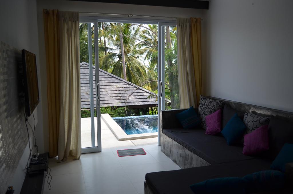 Sumalee Pool Villa *