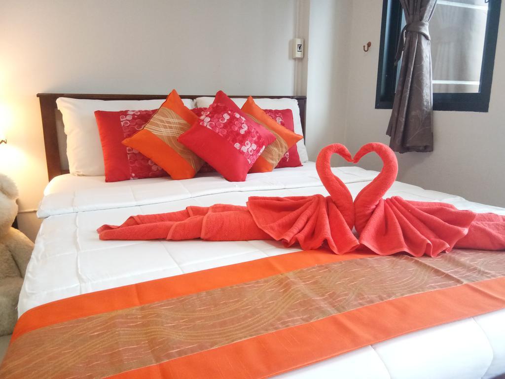 Hostel Noppharat & Backpacker