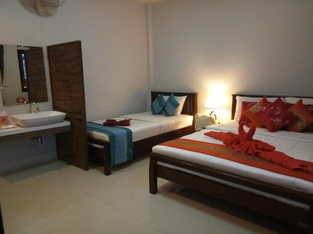 Hostel Noppharat & Backpacker