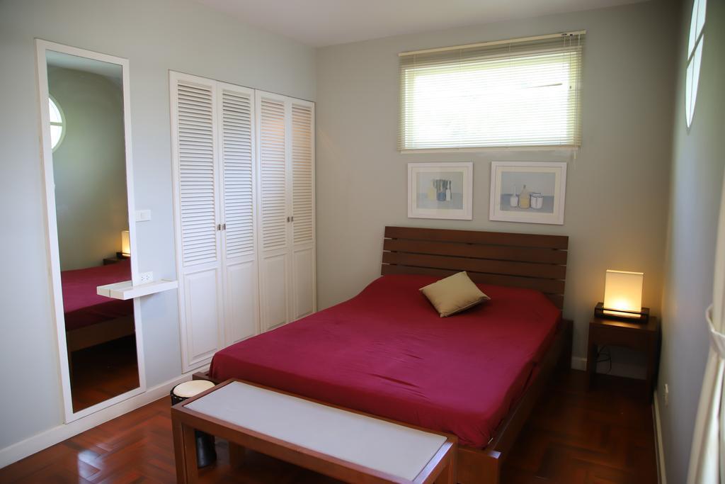 Baan Dhewaran Beachfront Pousada