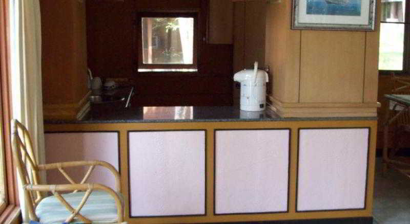 Aunchaleena Front Resort, Koh Chang 3* Bang Bao Beach