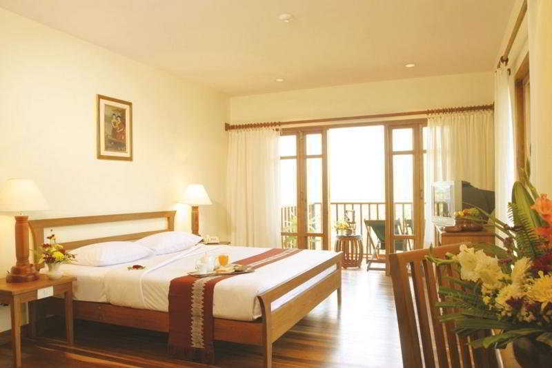 Riverhouse 3*