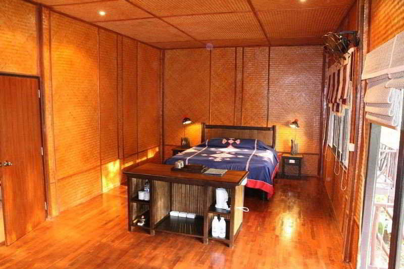 Hmong Hilltribe Lodge *