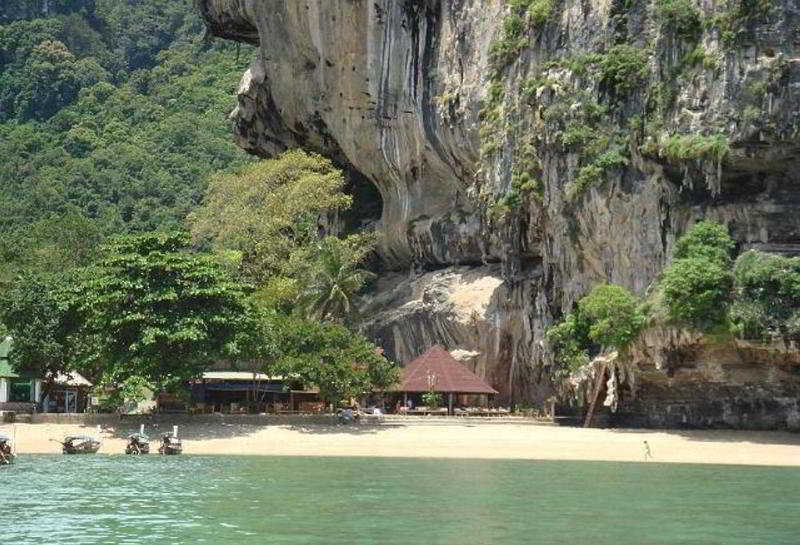Bay Resort 3*
