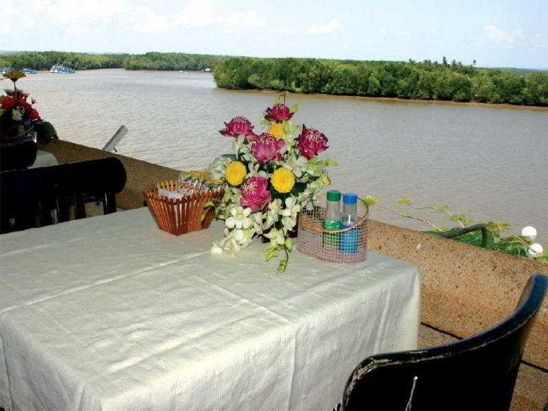 Seaview Hotel 2*