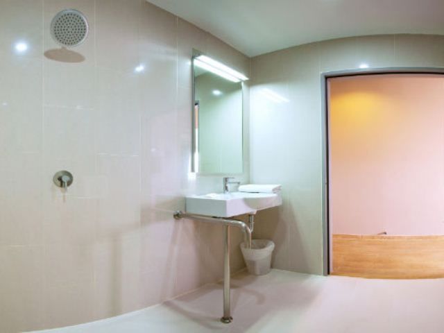 Red Planet Sha Extra Hotel
