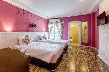 Gallery Lake View Hotel 4*