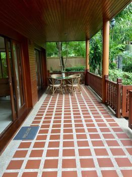Villa Baan Laem Noi *