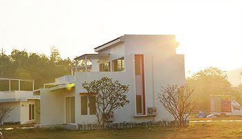 Worawee & Hotel Kaeng Krachan