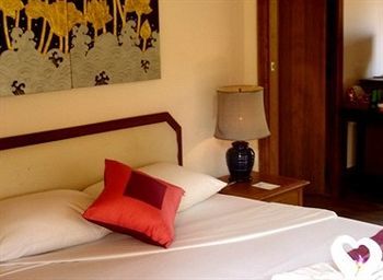 Petchvarin And Resort 3*