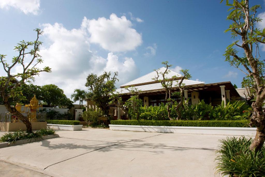 Resort Tachawan & Restaurant 4*