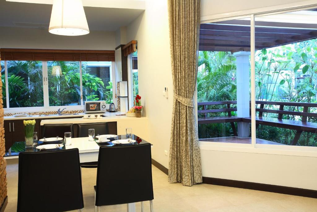 Tachawan & Restaurant 4*