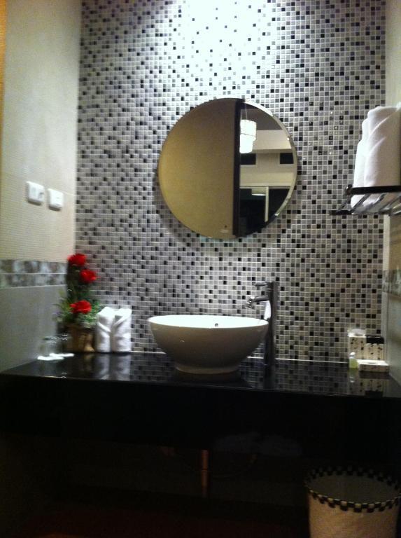 Tachawan & Restaurant Resort 4*
