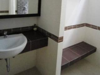 J Hotel 2*