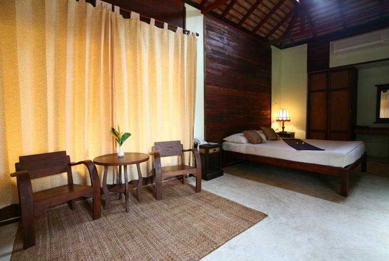 Hotel Parn Dhevi Riverside &